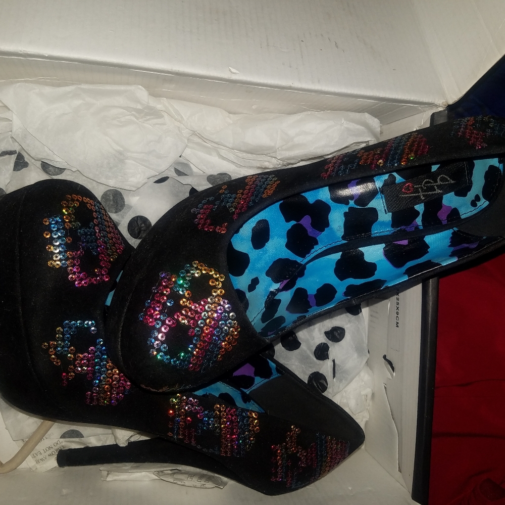 Barely worn low platform heels